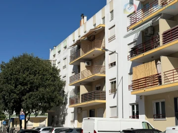 Apartamento T2 para Venda em Charneca de Caparica e Sobreda
