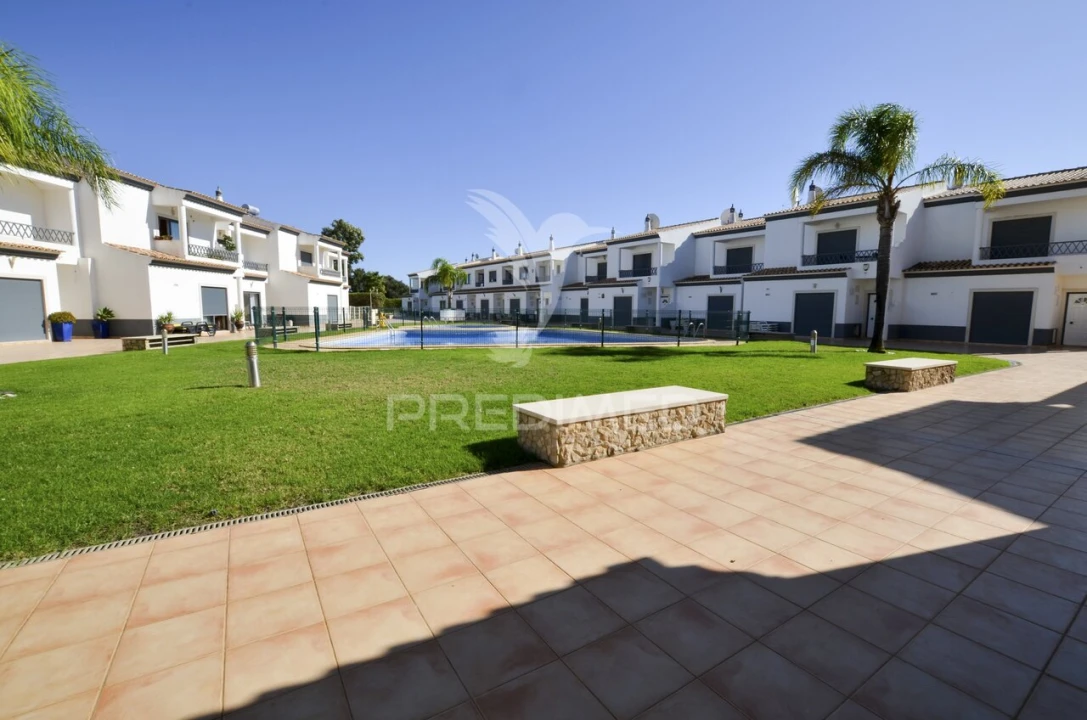 Moradia T3 para Venda em Albufeira e Olhos de Água Foto 4