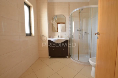 Moradia T3 para Venda em Albufeira e Olhos de Água