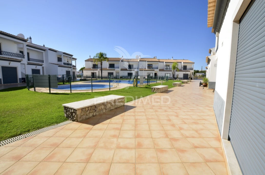 Moradia T3 para Venda em Albufeira e Olhos de Água Foto 1