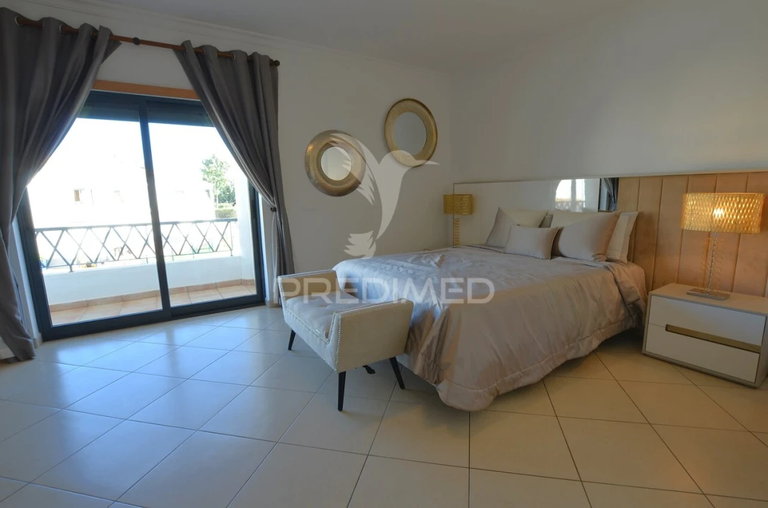 Moradia T3 para Venda em Albufeira e Olhos de Água Foto 23