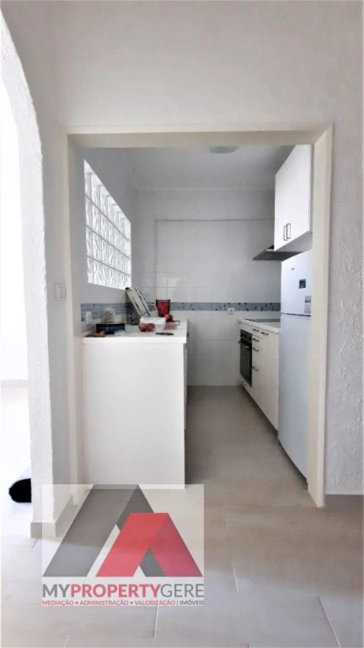 Apartamento T1 para Arrendamento em Silveira Foto 4