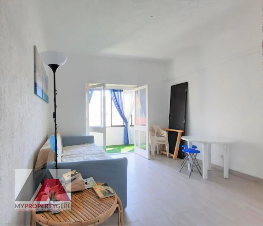Apartamento T1 para Arrendamento em Silveira Foto 9