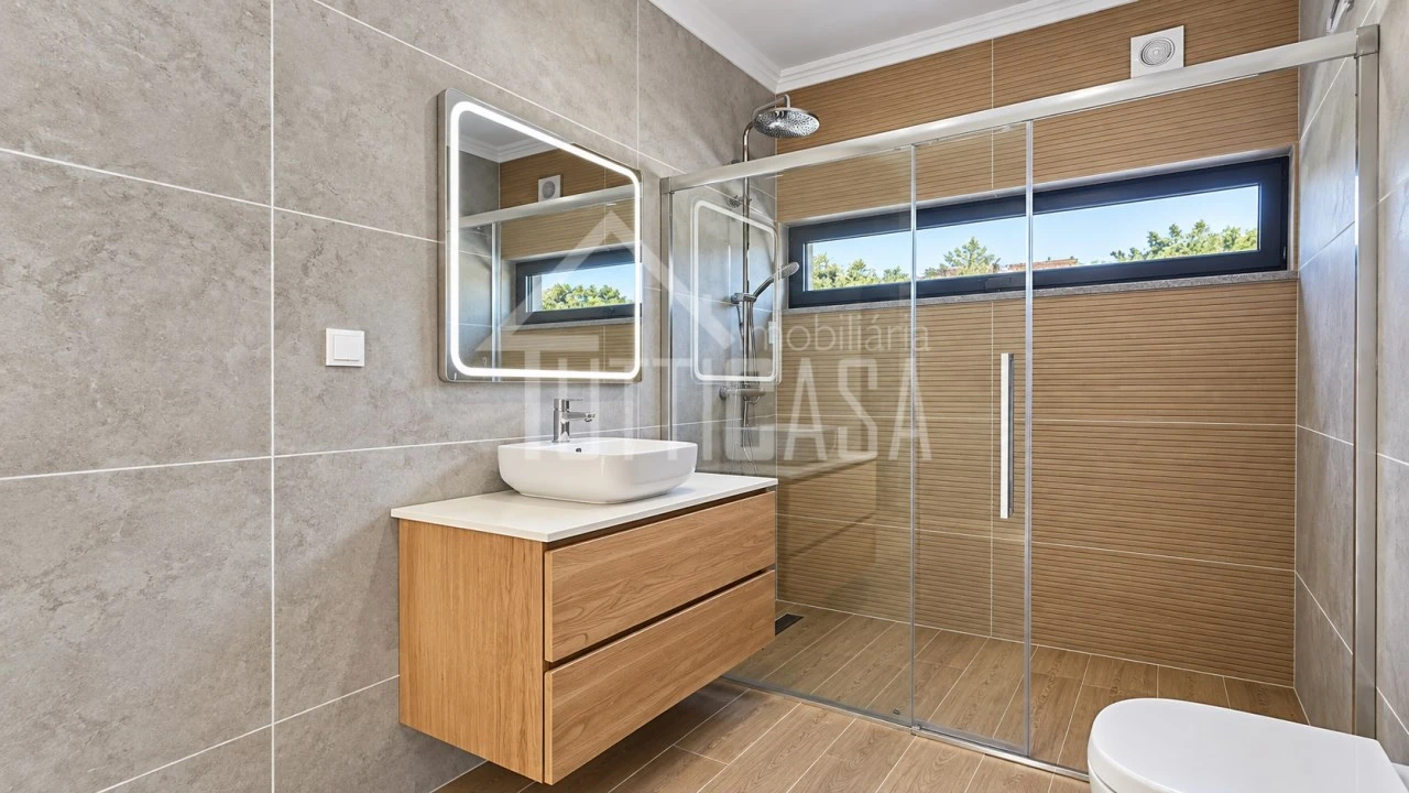 Moradia T3 para Venda em Dois Portos e Runa Foto 13