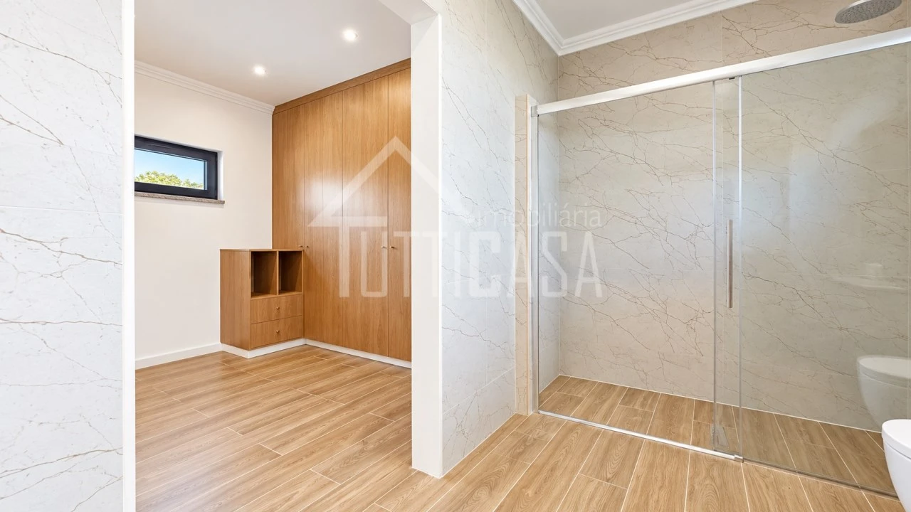 Moradia T3 para Venda em Dois Portos e Runa Foto 21