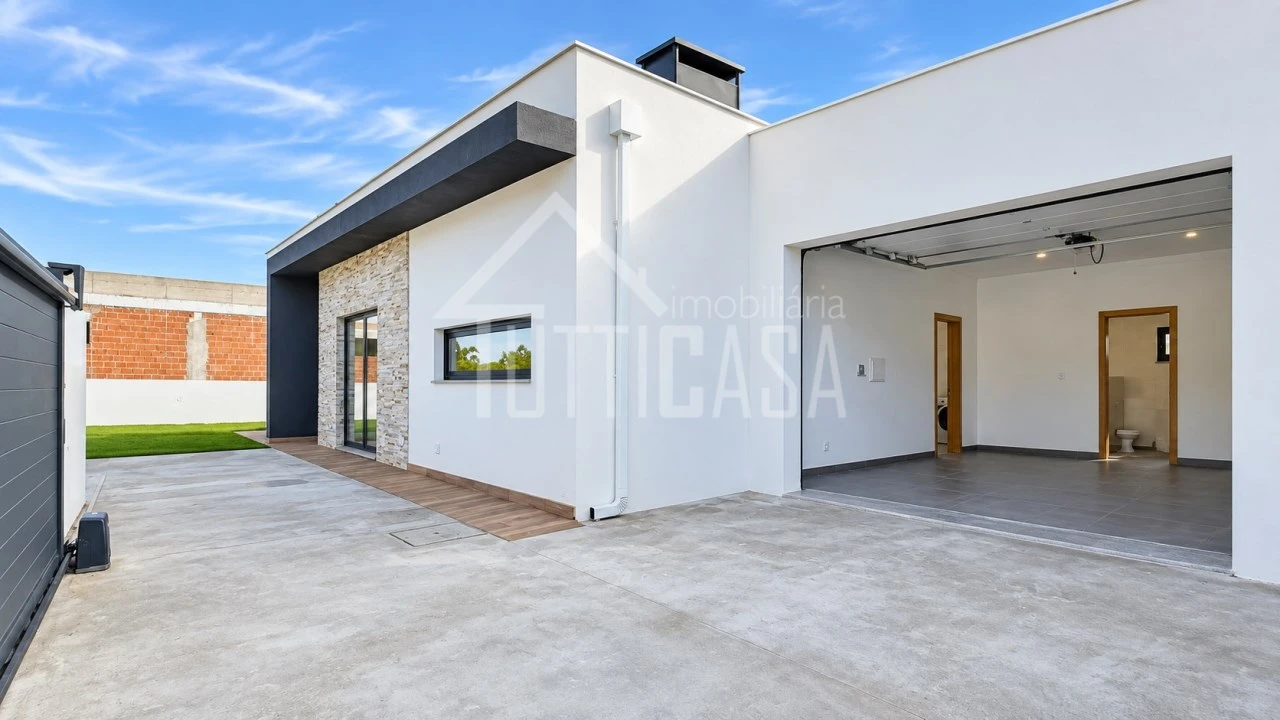 Moradia T3 para Venda em Dois Portos e Runa Foto 24