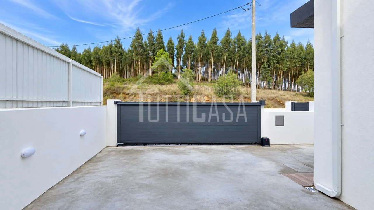 Moradia T3 para Venda em Dois Portos e Runa Foto 26