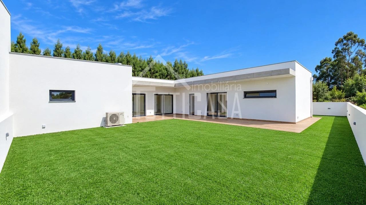 Moradia T3 para Venda em Dois Portos e Runa Foto 31