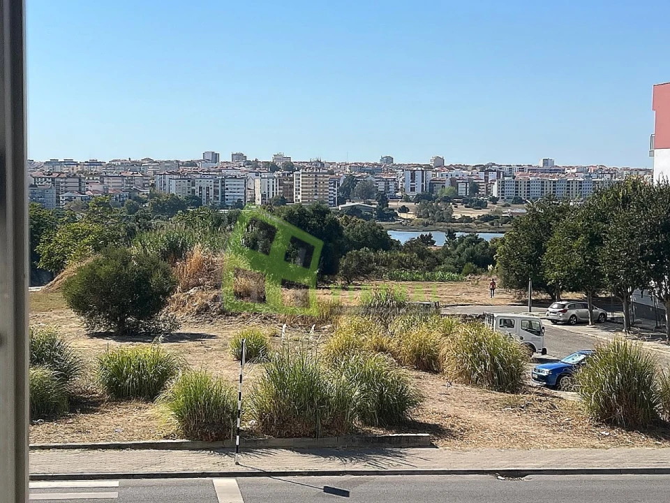 Apartamento T2 para Venda em Seixal, Arrentela e Aldeia de Paio Pires Foto 16