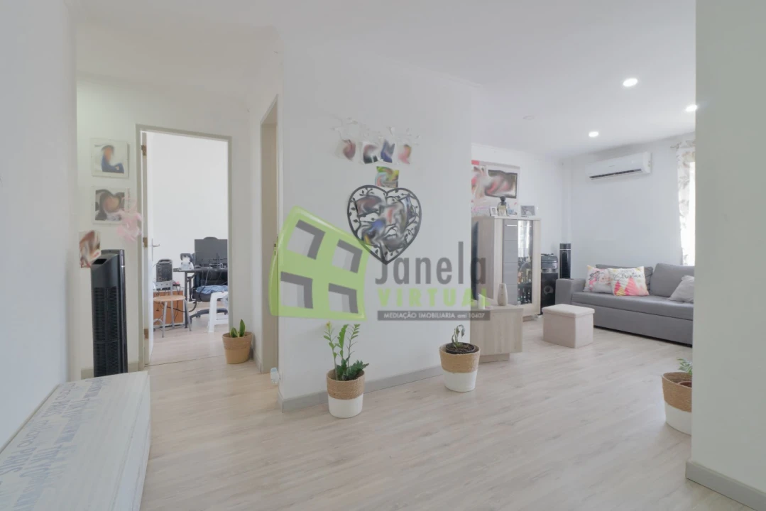 Apartamento T3 para Venda em Laranjeiro e Feijó Foto 1