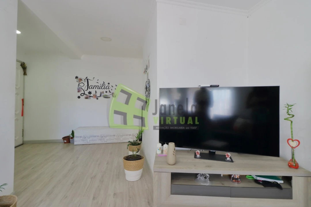 Apartamento T3 para Venda em Laranjeiro e Feijó Foto 2