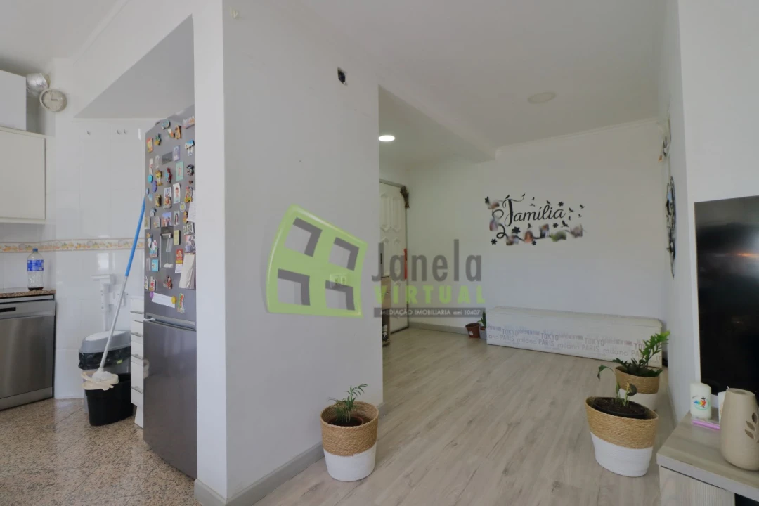 Apartamento T3 para Venda em Laranjeiro e Feijó Foto 3