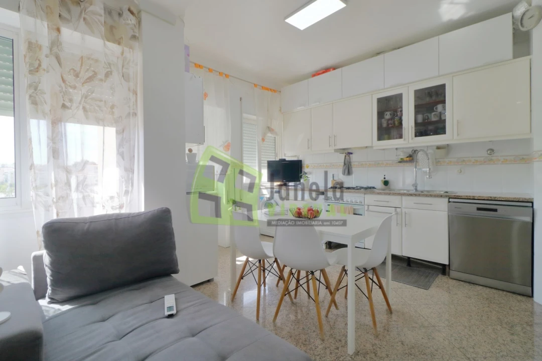 Apartamento T3 para Venda em Laranjeiro e Feijó Foto 4