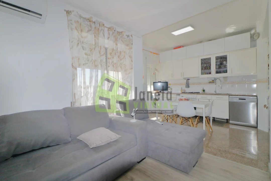 Apartamento T3 para Venda em Laranjeiro e Feijó Foto 5