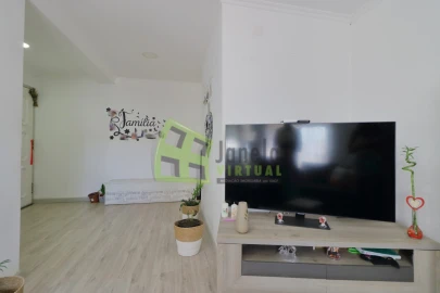 Apartamento T3 para Venda em Laranjeiro e Feijó