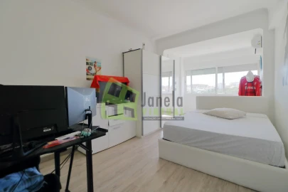 Apartamento T3 para Venda em Laranjeiro e Feijó
