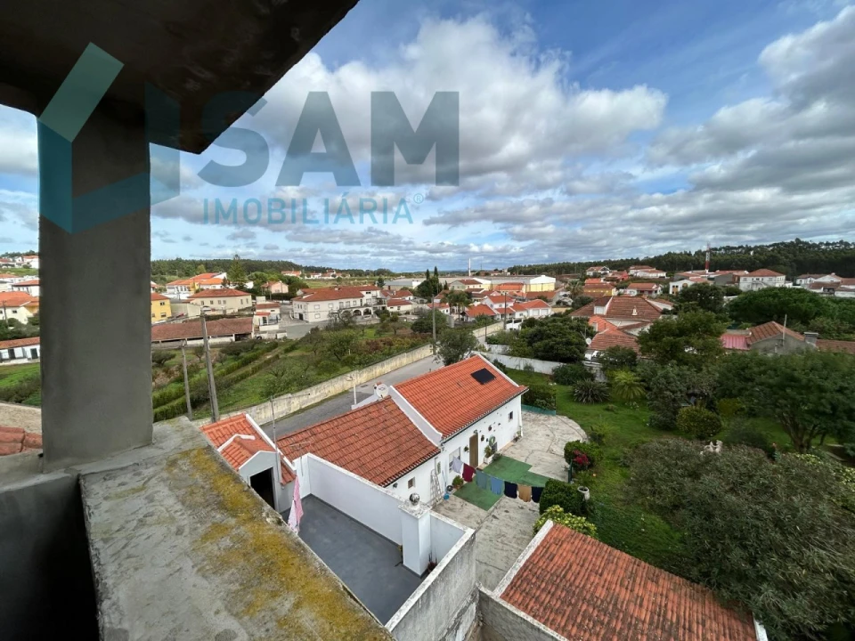 Moradia T4 para Venda em Campelos e Outeiro da Cabeça Foto 1