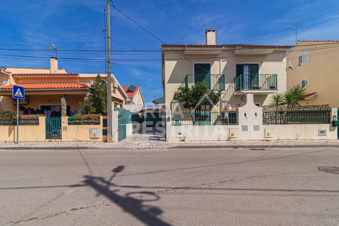 Moradia T3 para Venda em Quinta do Conde Foto 1