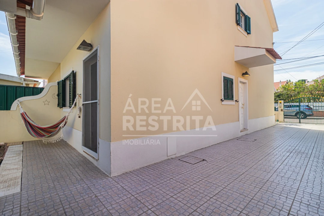 Moradia T3 para Venda em Quinta do Conde Foto 52