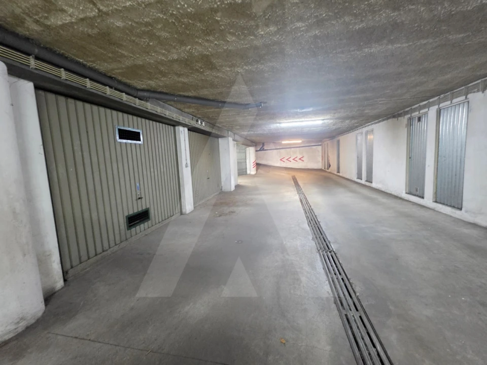 Garagem para Arrendamento em Esgueira Foto 3