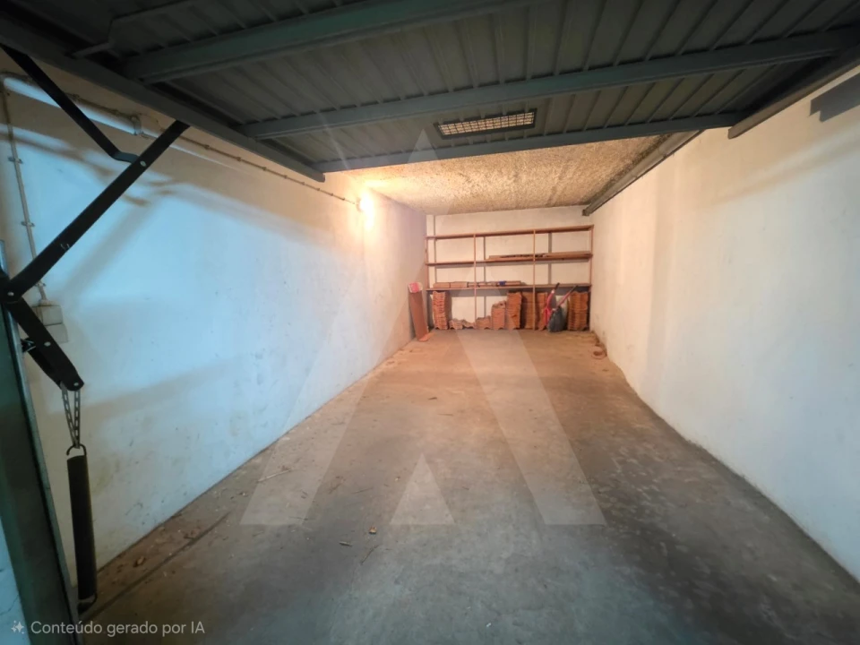 Garagem para Arrendamento em Esgueira Foto 1