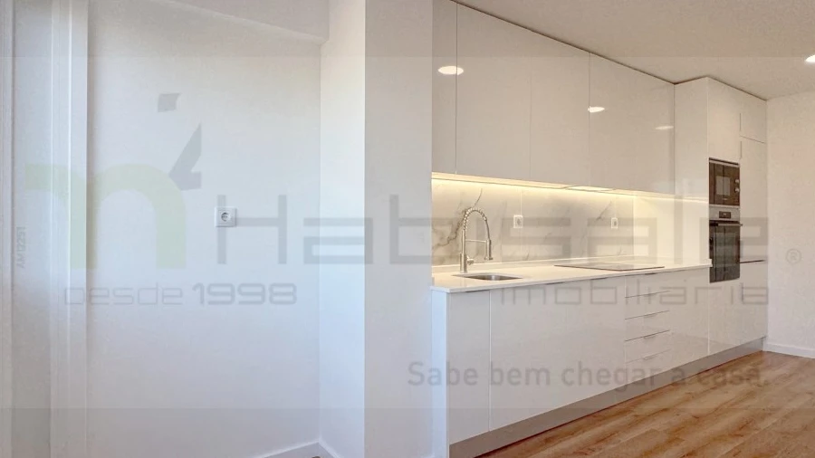 Apartamento T2 para Venda em Carcavelos e Parede