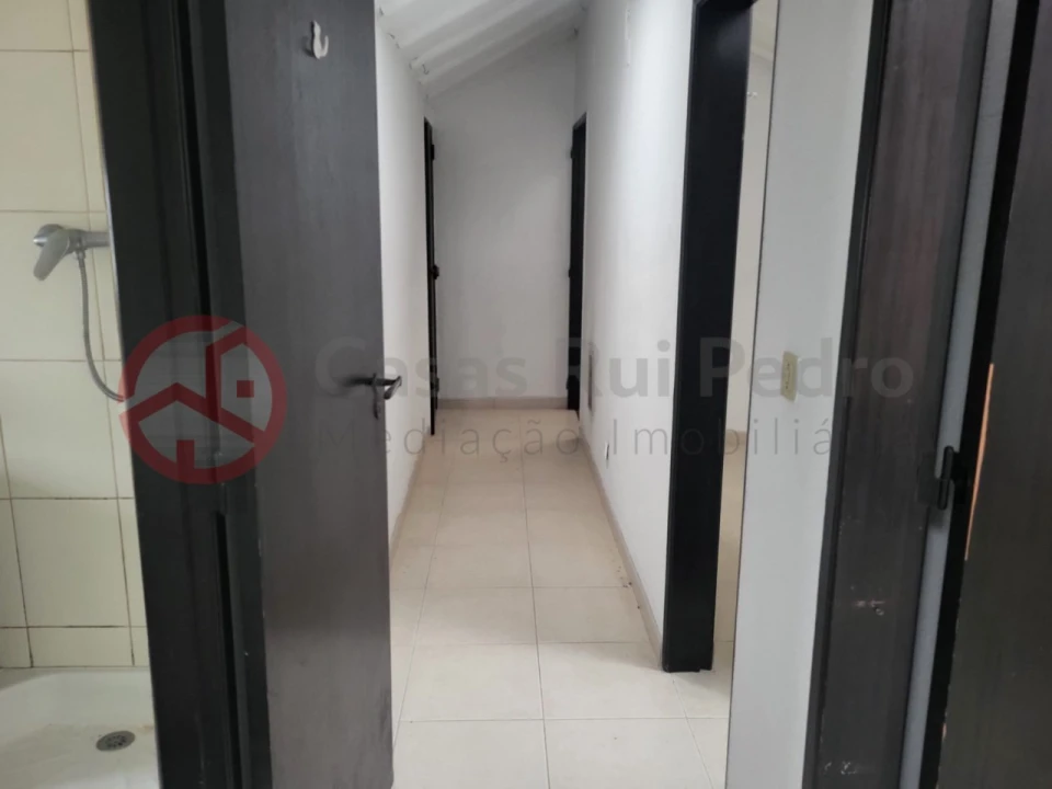Moradia T5 para Venda em Charneca de Caparica e Sobreda Foto 9