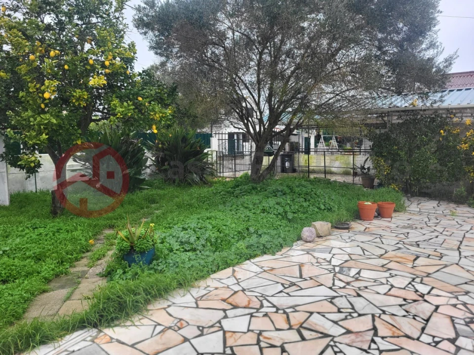 Moradia T5 para Venda em Charneca de Caparica e Sobreda Foto 11