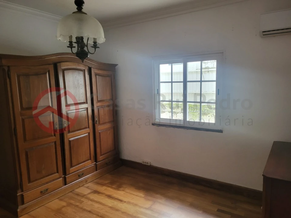 Moradia T5 para Venda em Charneca de Caparica e Sobreda Foto 18