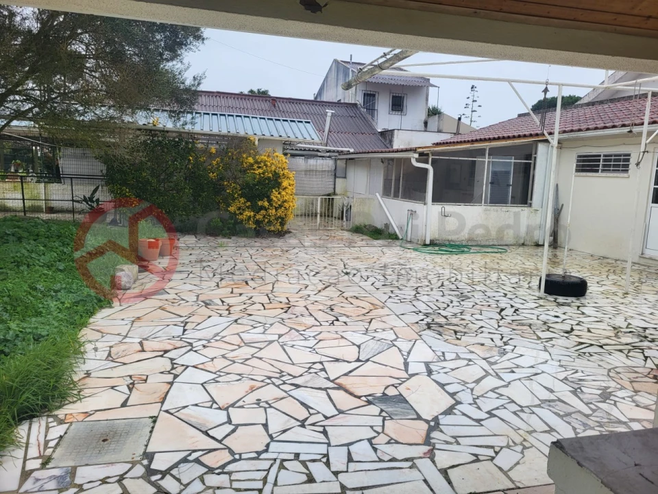 Moradia T5 para Venda em Charneca de Caparica e Sobreda Foto 21
