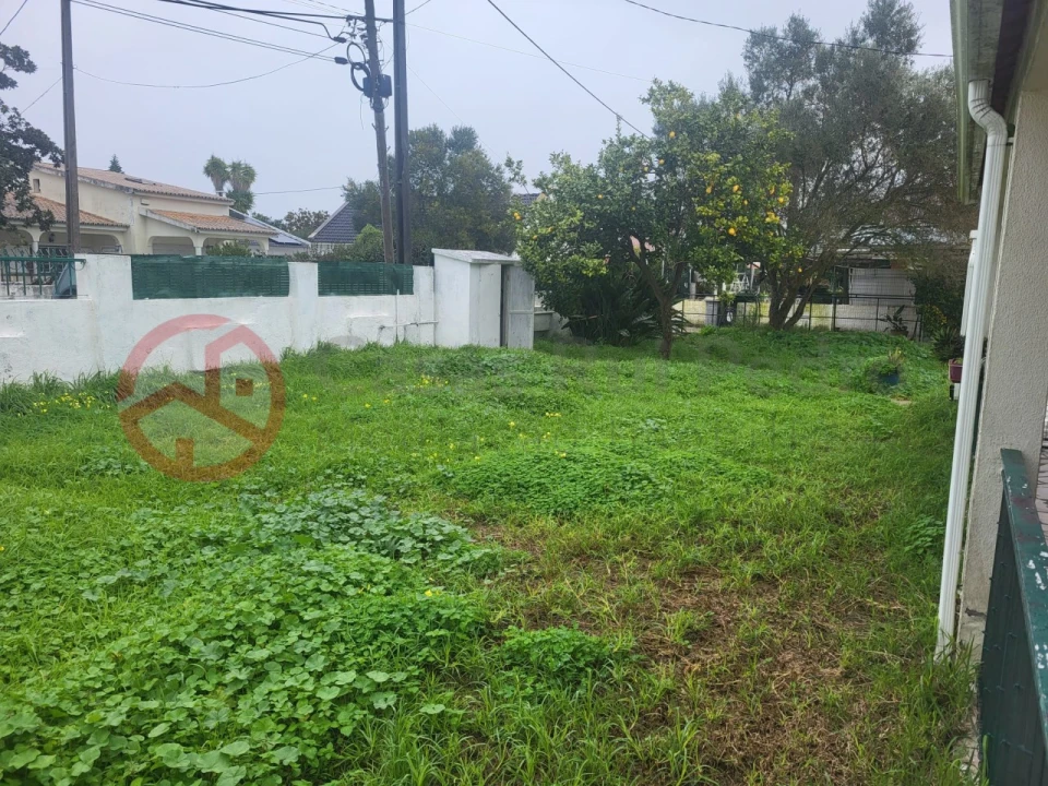 Moradia T5 para Venda em Charneca de Caparica e Sobreda Foto 25