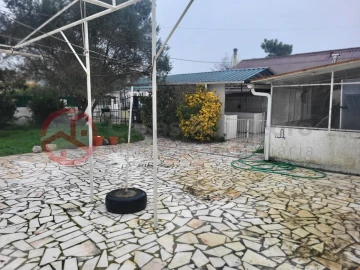 Moradia T5 para Venda em Charneca de Caparica e Sobreda