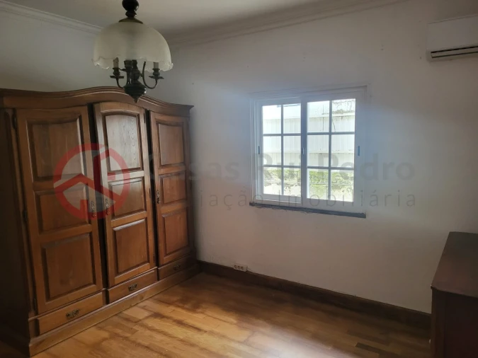 Moradia T5 para Venda em Charneca de Caparica e Sobreda Foto 18