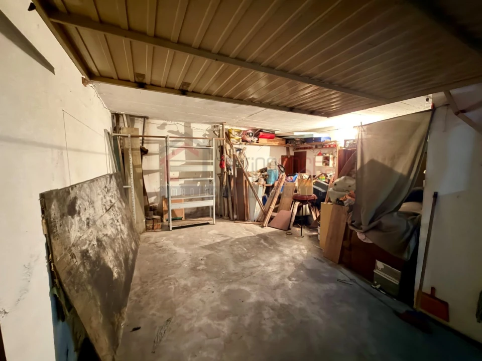 Garagem para Venda em Peniche Foto 1