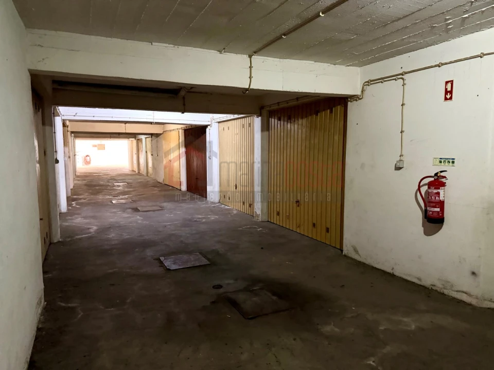 Garagem para Venda em Peniche Foto 3