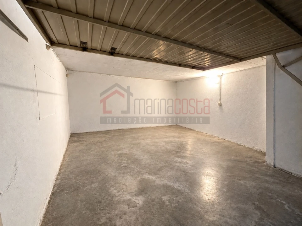 Garagem para Venda em Peniche Foto 2