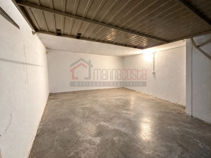 Garagem para Venda em Peniche Foto 2