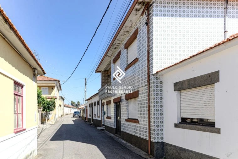 Moradia T3 para Venda em Paramos Foto 4