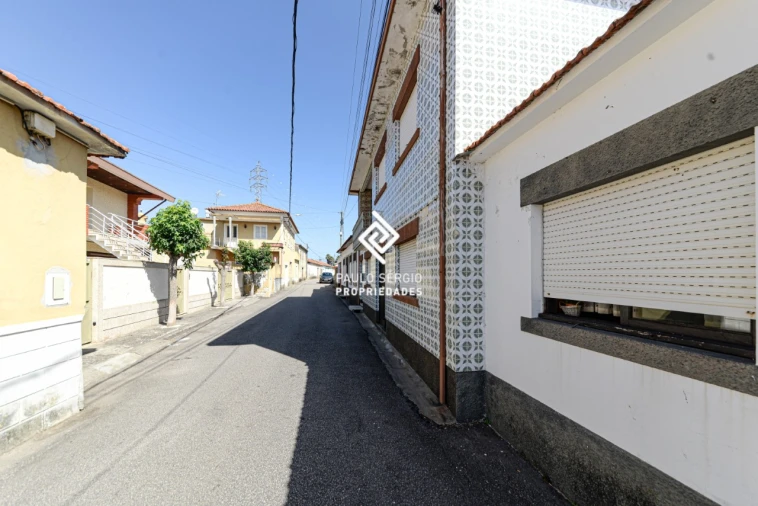 Moradia T3 para Venda em Paramos Foto 5