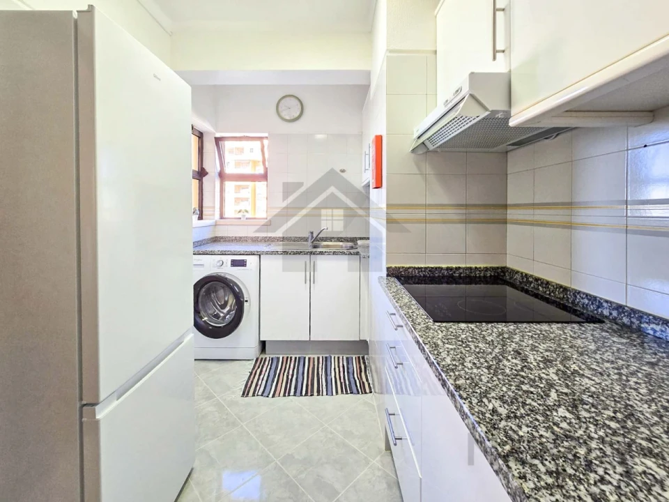 Apartamento T1 para Arrendamento em Portimão Foto 9