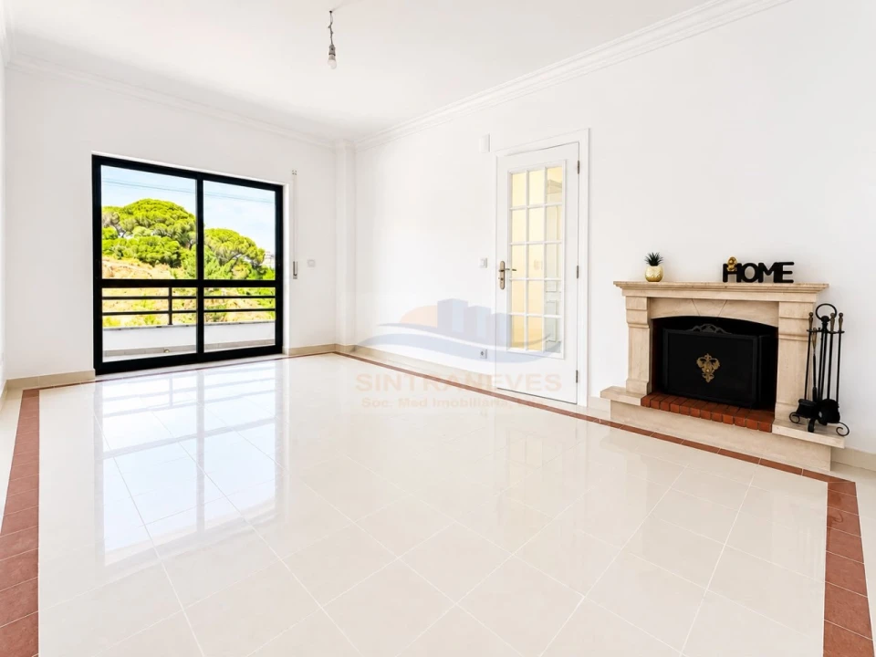 Apartamento T3 para Venda em Laranjeiro e Feijó Foto 1