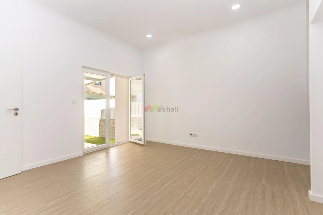 Apartamento T1 para Venda em Quinta do Conde Foto 20