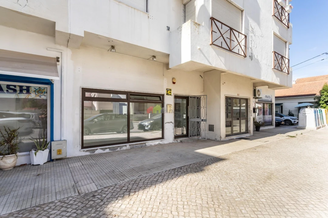 Apartamento T1 para Venda em Quinta do Conde Foto 28