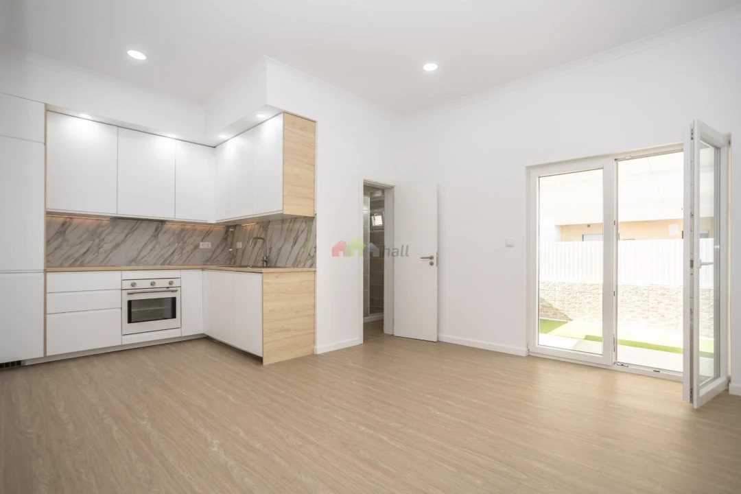 Apartamento T1 para Venda em Quinta do Conde Foto 1