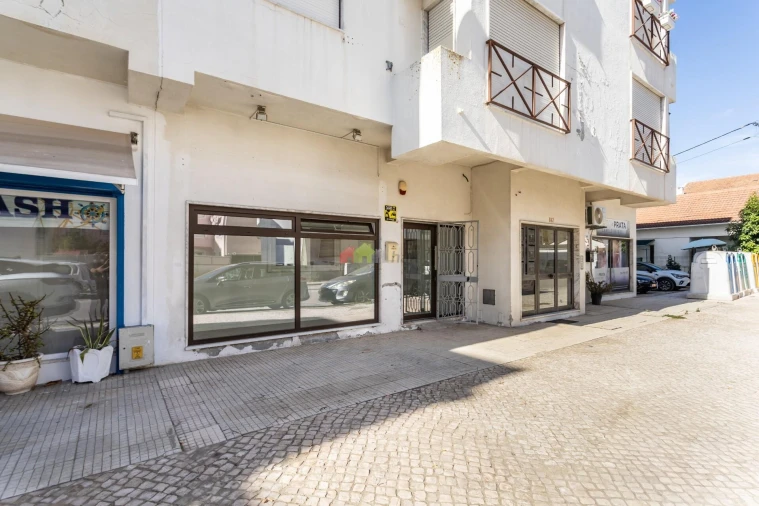 Apartamento T1 para Venda em Quinta do Conde Foto 28