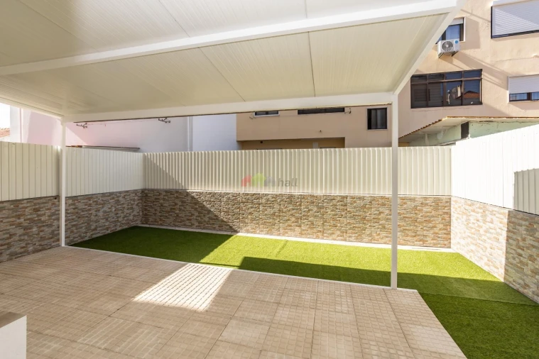 Apartamento T1 para Venda em Quinta do Conde Foto 24