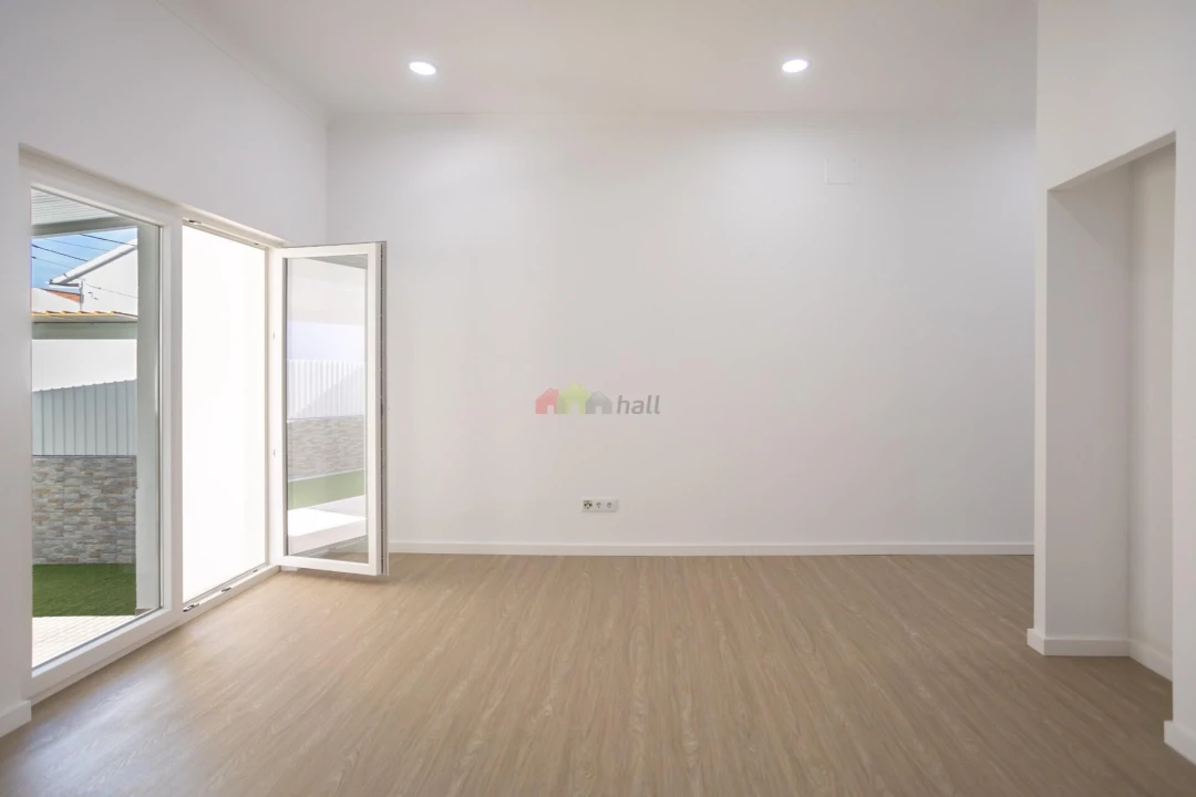 Apartamento T1 para Venda em Quinta do Conde Foto 19
