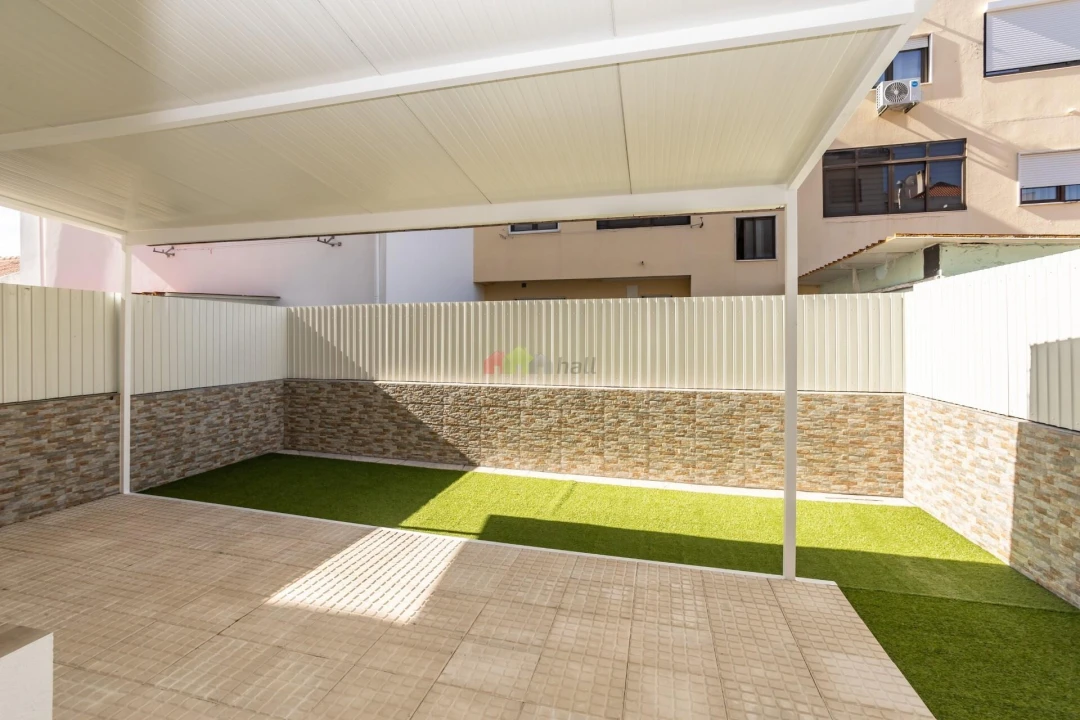 Apartamento T1 para Venda em Quinta do Conde Foto 24