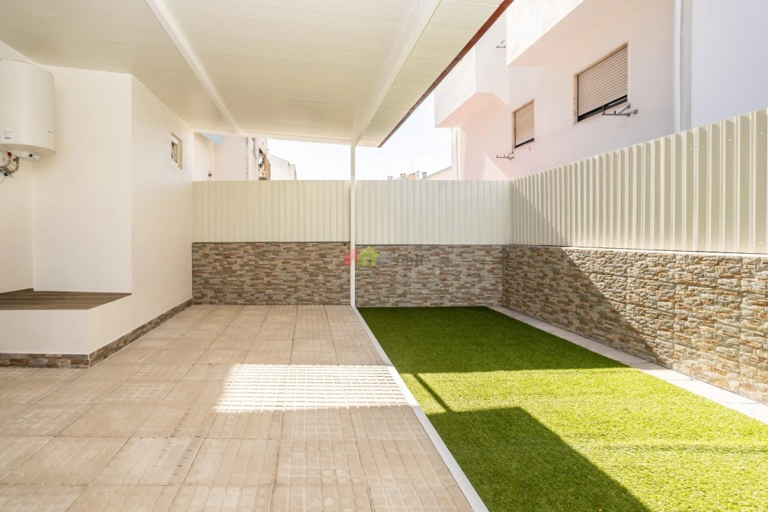 Apartamento T1 para Venda em Quinta do Conde Foto 22