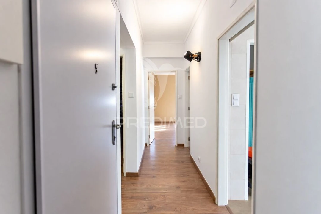 Apartamento T2 para Venda em Amora Foto 5